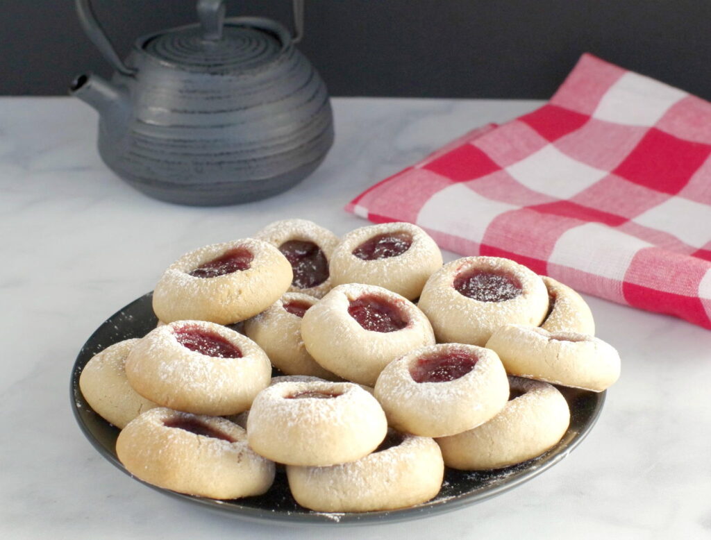 Blackberry jelly cookies